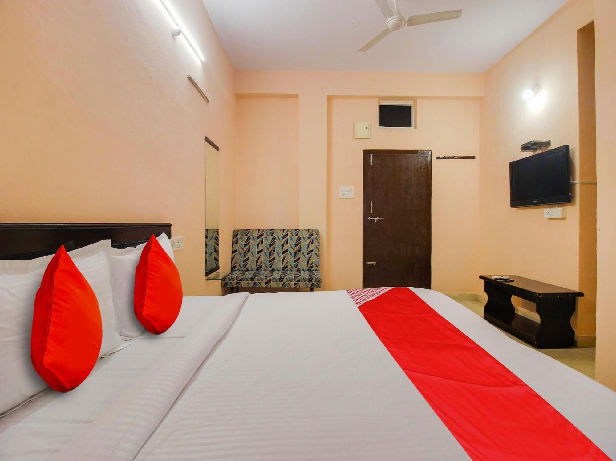 Hotel O R.J.International Pedda Ambarpet Exterior foto
